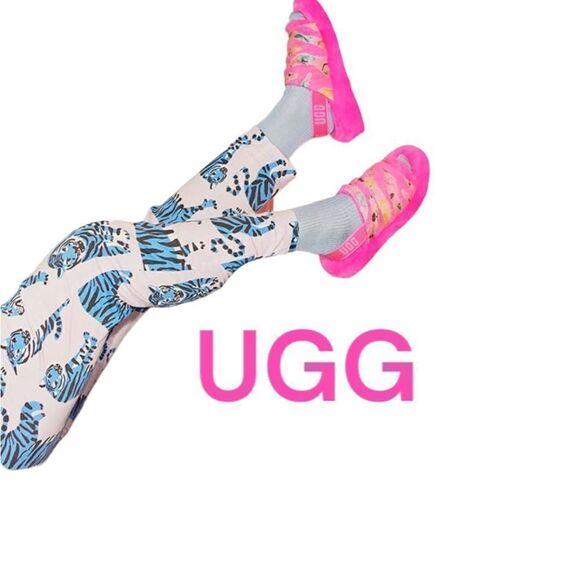 UGG FLUFF YEAH SLIDES - Picture 1 of 11